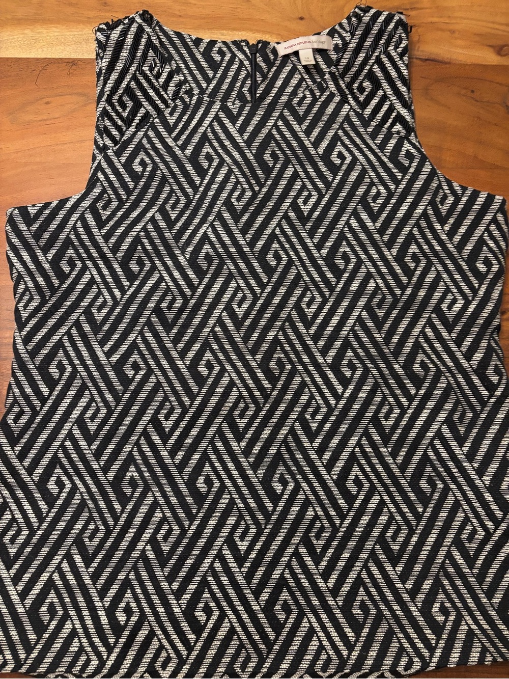 Banana Republic Black and White Geometric Sleeveless Top with beading. Size 14.